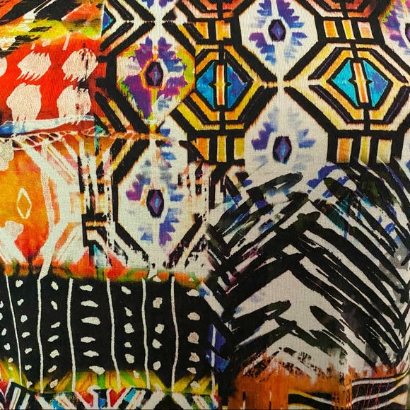 Libra made in Canada abstract design t shirt - Picture 2 of 4